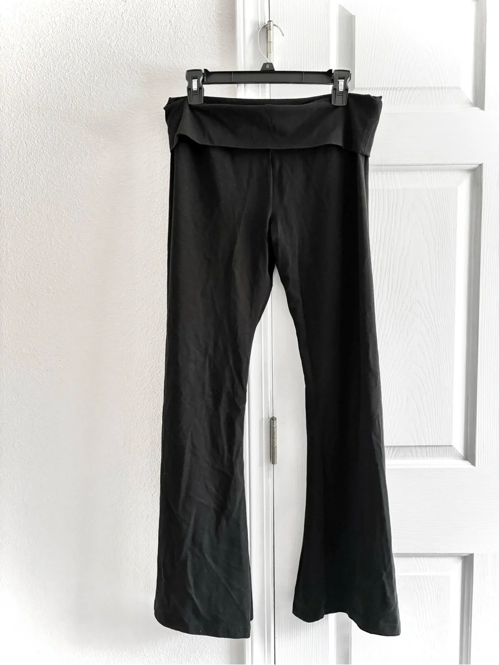 VS Pink Black Sequin Bling Foldover Flare Leggings Y2K Style (L) - Picture 2 of 3